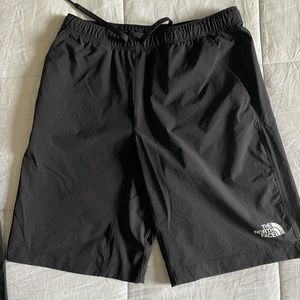 2 Black The North Face shorts - Size Medium